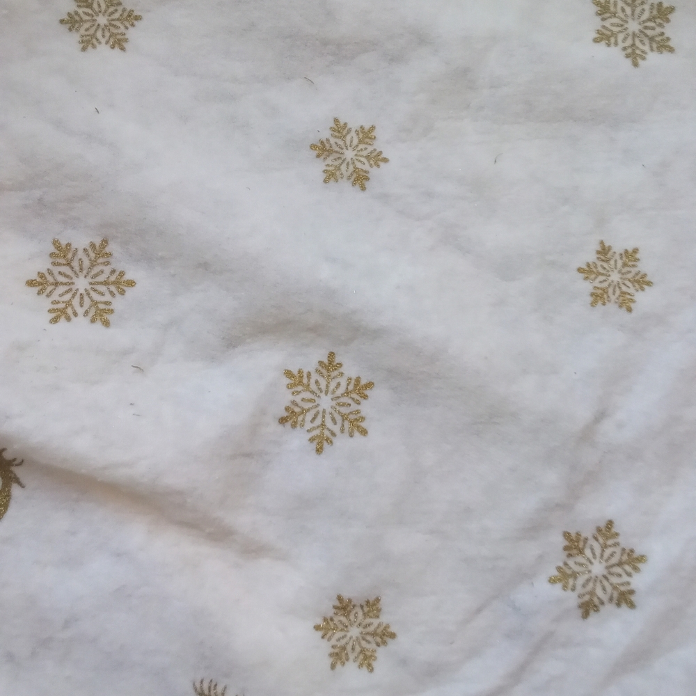 White Christmas Tree Bottom - Picture 3 of 3